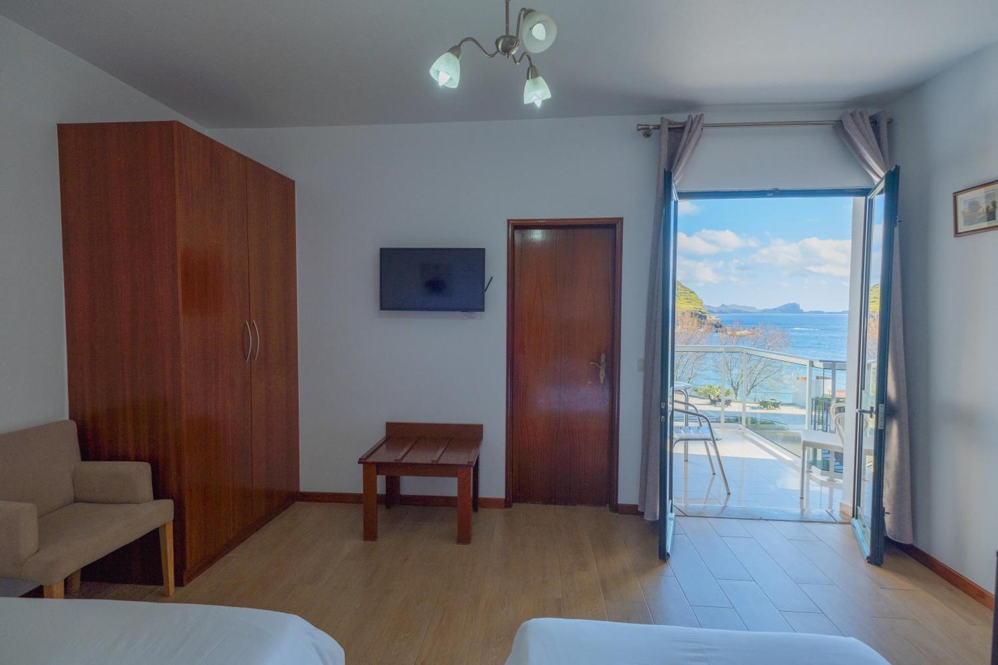 Residencial Familia Hotell Machico  Exteriör bild