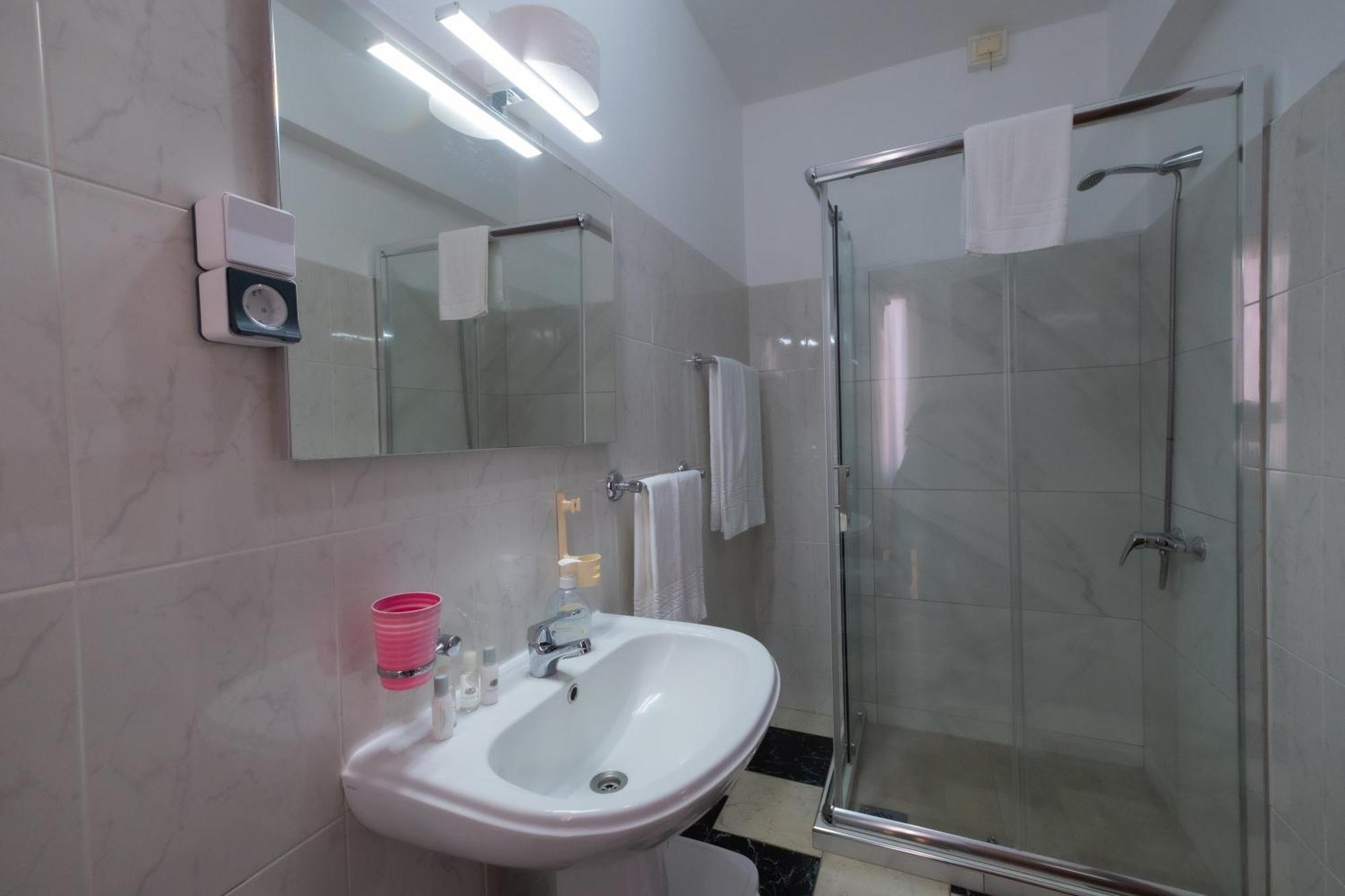 Residencial Familia Hotell Machico  Exteriör bild