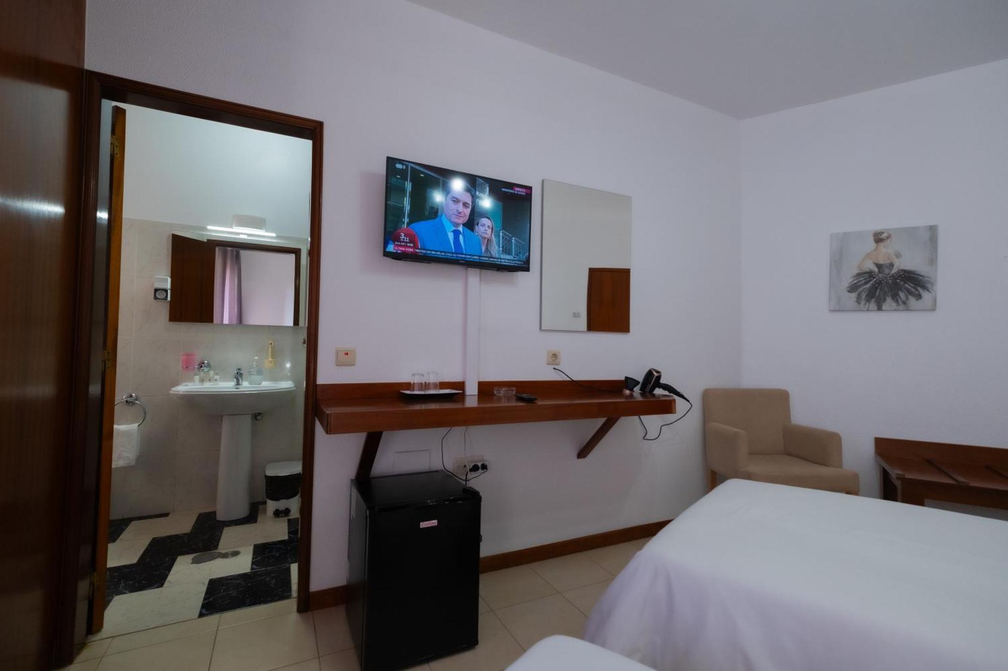 Residencial Familia Hotell Machico  Exteriör bild