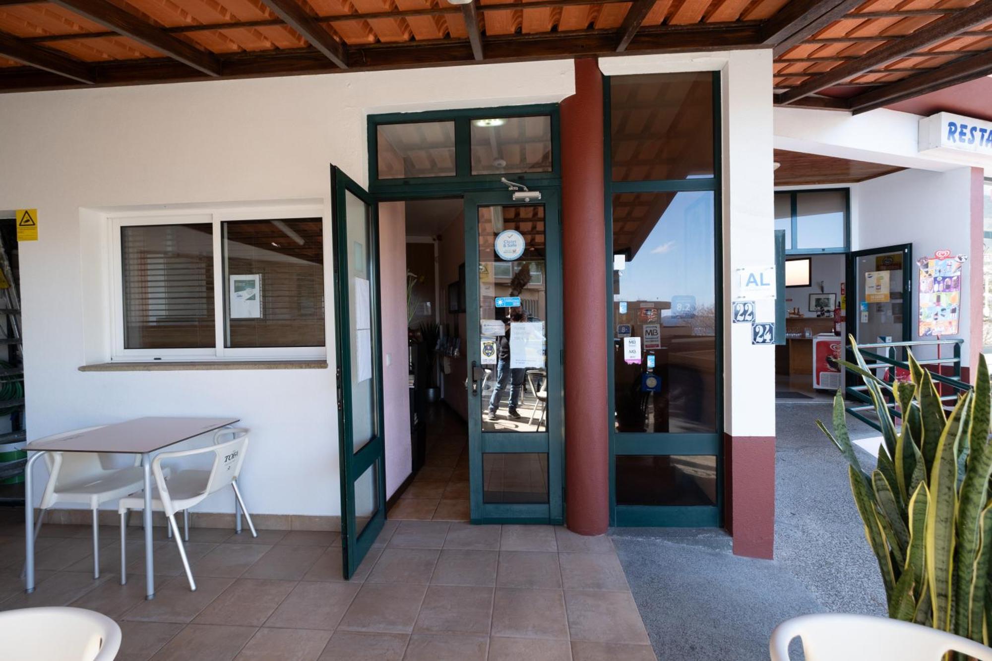 Residencial Familia Hotell Machico  Exteriör bild