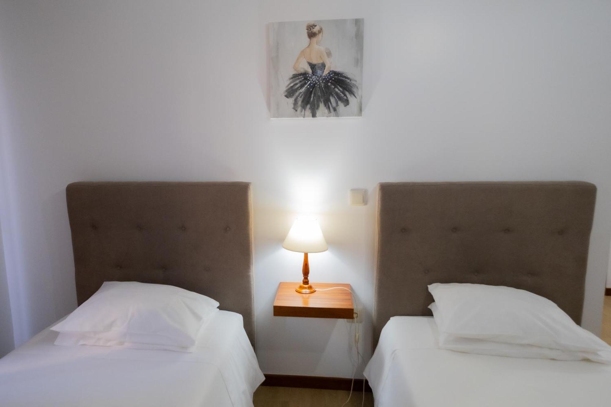 Residencial Familia Hotell Machico  Exteriör bild